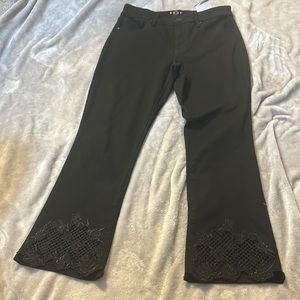 NWT WHBM high rise boot crop embroidered jean